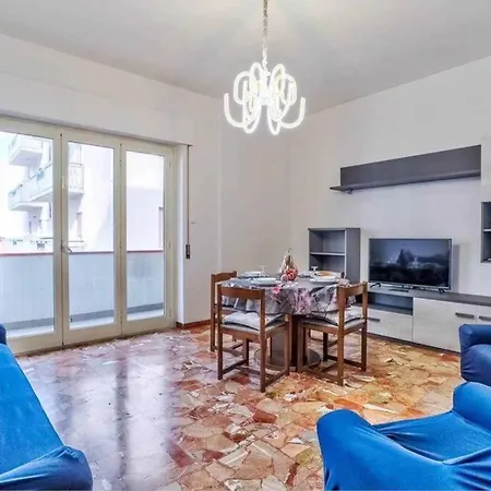 Luminoso Silvi Marina Lungomare Nord Silvi Paese