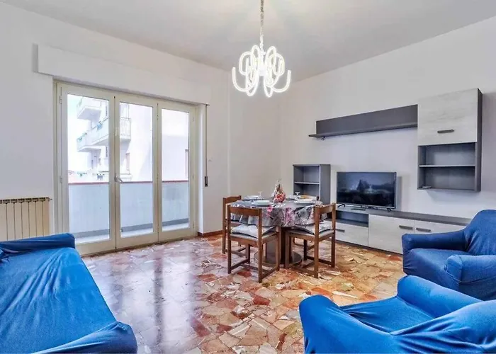 Luminoso Silvi Marina Lungomare Nord Silvi Paese